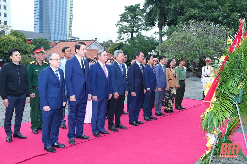 Đoàn đại biểu tỉnh Thanh Hoá và tỉnh Quảng Nam dâng hương tưởng niệm Chủ tịch Hồ Chí Minh, Mẹ Việt Nam Anh hùng và các Anh hùng liệt sĩ