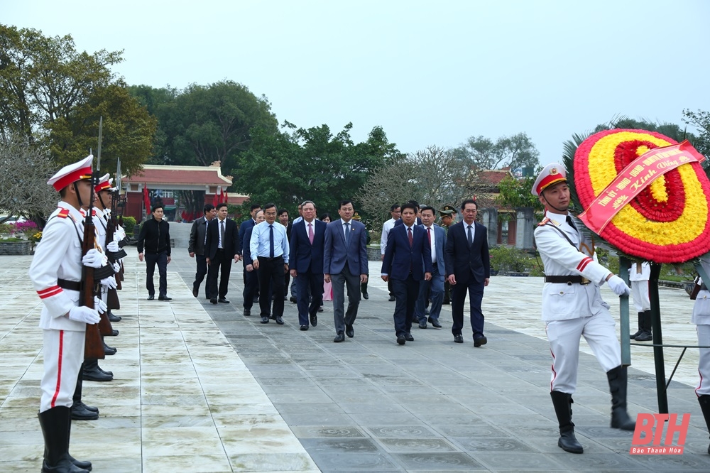 Đoàn đại biểu tỉnh Thanh Hoá và tỉnh Quảng Nam dâng hương tưởng niệm Chủ tịch Hồ Chí Minh, Mẹ Việt Nam Anh hùng và các Anh hùng liệt sĩ