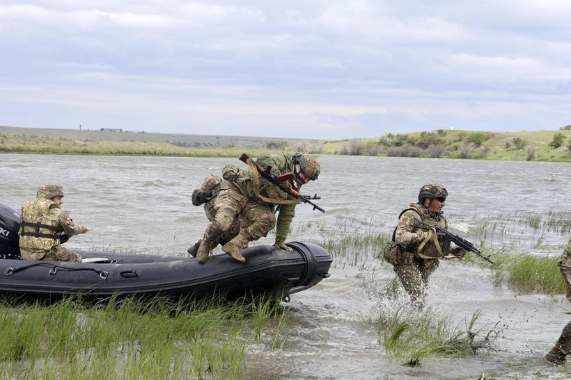 Nga yêu cầu NATO không kết nạp Ukraine, Tổng Thư ký NATO kêu gọi duy trì áp lực