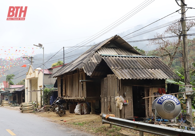 Trên đồi Pom Dụng...