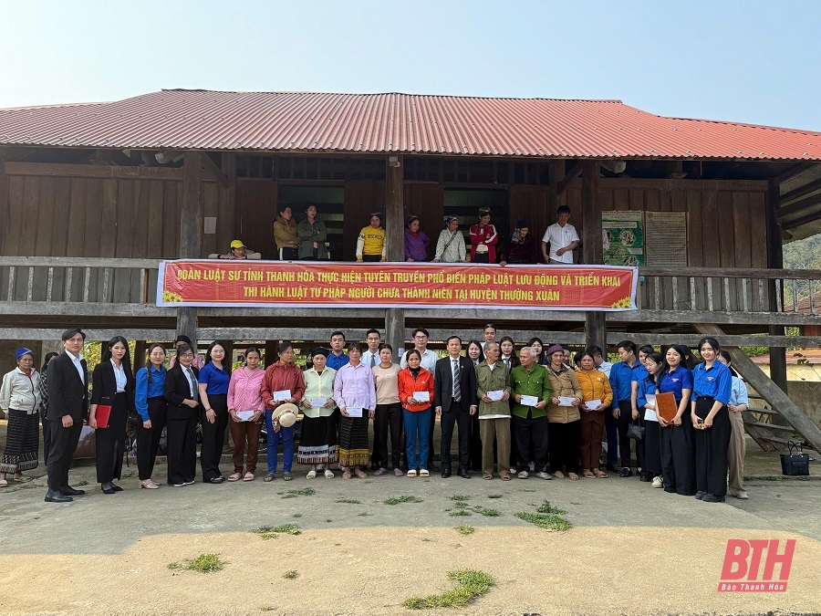 Đoàn Luật sư tỉnh Thanh Hóa tuyên truyền pháp luật, trợ giúp pháp lý miễn phí cho người dân xã Bát Mọt