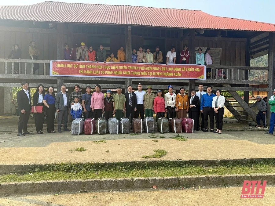 Đoàn Luật sư tỉnh Thanh Hóa tuyên truyền pháp luật, trợ giúp pháp lý miễn phí cho người dân xã Bát Mọt