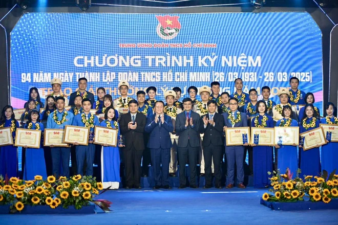 Trao giải Lý Tự Trọng năm 2025 cho 100 cán bộ đoàn xuất sắc toàn quốc