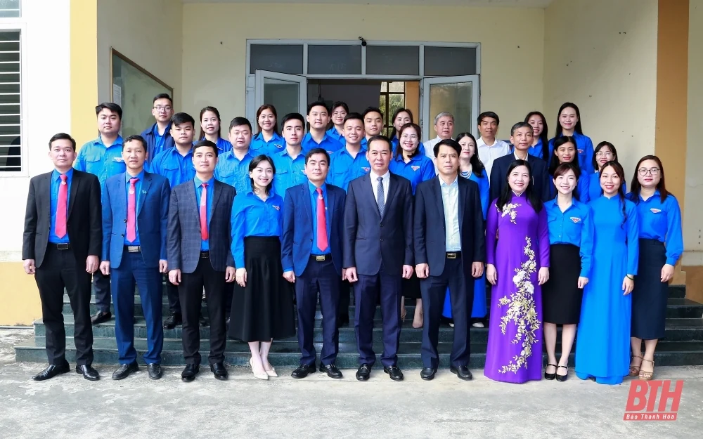 Phó Bí thư Tỉnh ủy Trịnh Tuấn Sinh chúc mừng Tỉnh đoàn Thanh Hóa