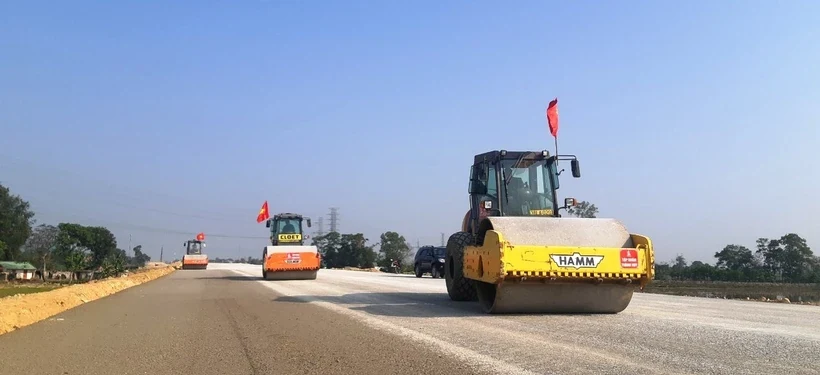 ‘Mục tiêu hoàn thành 3.000km đường bộ cao tốc năm 2025 là không thay đổi’