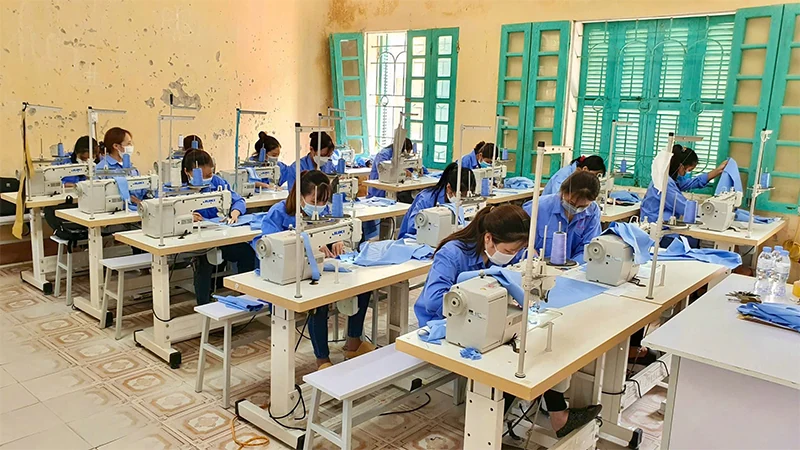 Giáo dục nghề nghiệp “loay hoay” giữa muôn vàn khó khăn (Bài cuối): Giáo dục nghề nghiệp và bài toán thích ứng với thị trường lao động