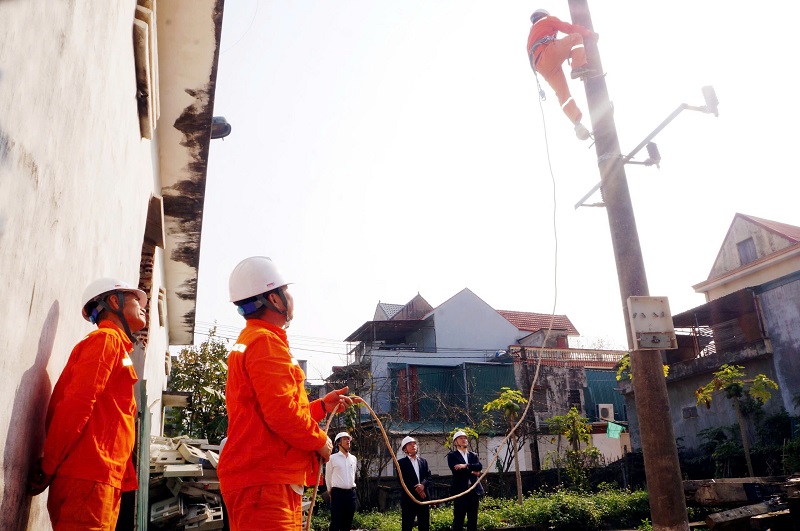 Mỗi công nhân ngành điện là một người hùng, nhưng sự an toàn mới là chiến thắng vĩ đại nhất