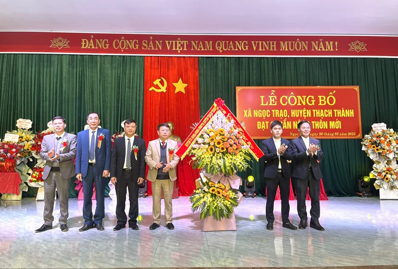 Công bố xã Ngọc Trạo đạt chuẩn nông thôn mới