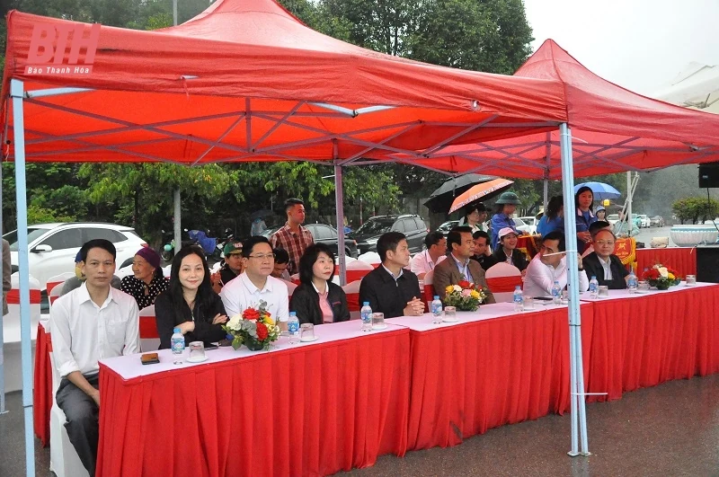 Sôi nổi giải chạy “Hàm Rồng Half Marathon 2025 - Dấu ấn lịch sử, bước chân tương lai”