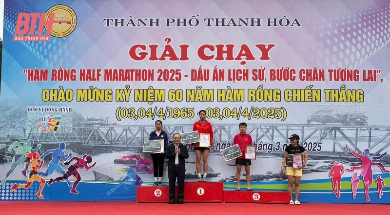 Sôi nổi giải chạy “Hàm Rồng Half Marathon 2025 - Dấu ấn lịch sử, bước chân tương lai”