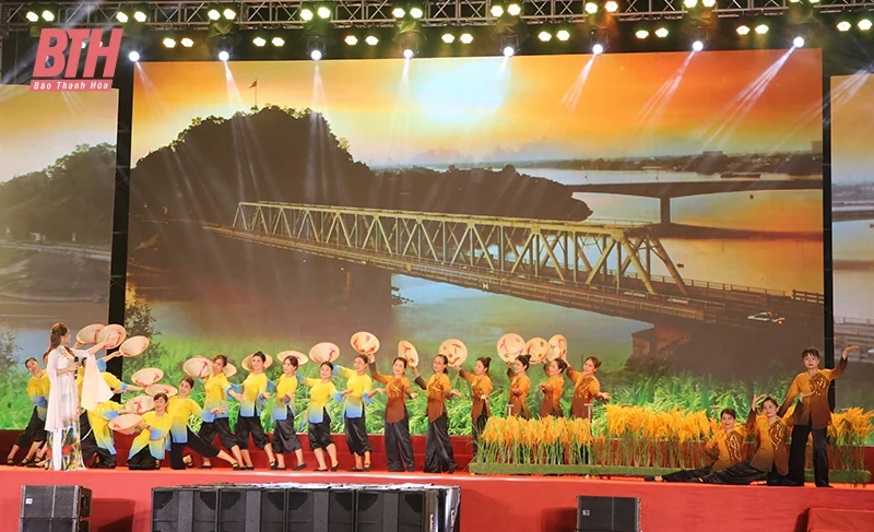 Bản hùng ca thời đại Hồ Chí Minh
