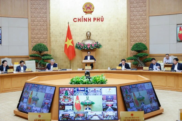 Thủ tướng chủ trì phiên họp thường kỳ và Hội nghị trực tuyến của Chính phủ với địa phương