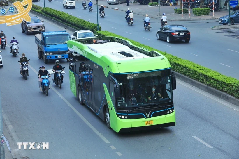 Hà Nội lên lộ trình chuyển đổi xe buýt sang dùng năng lượng xanh trước ngày 15/4