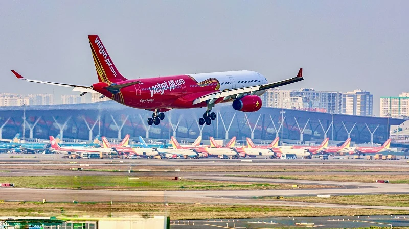 Mừng 50 năm ngày thống nhất đất nước 30/4, Vietjet giảm 50% giá vé đưa bạn bay khám phá muôn nơi