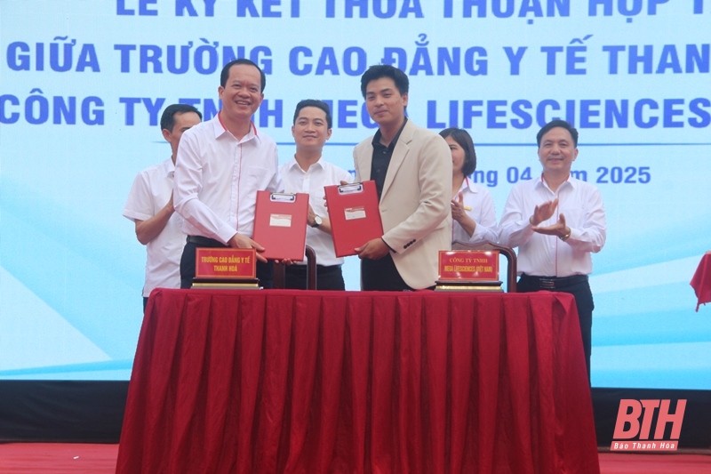Sôi nổi Ngày hội hướng nghiệp, tư vấn, cá cược bóng đá m88 năm 2025