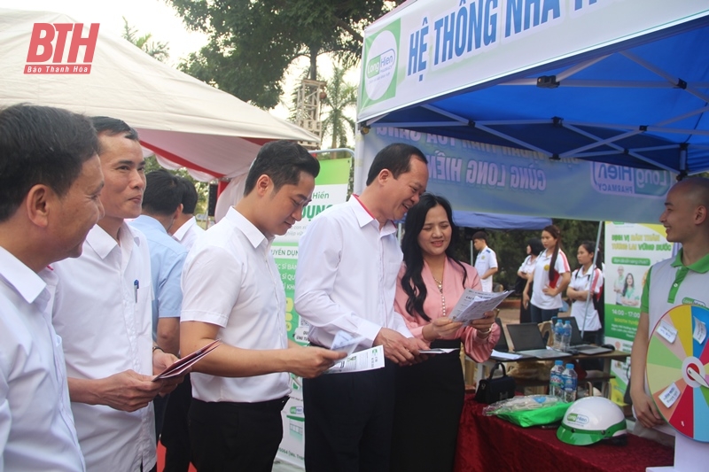 Sôi nổi Ngày hội hướng nghiệp, tư vấn, cá cược bóng đá m88 năm 2025