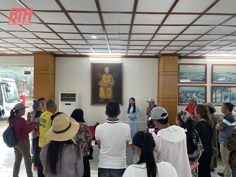 Các khu, điểm du lịch đón 75 nghìn lượt khách kỳ nghỉ lễ Giỗ Tổ Hùng Vương