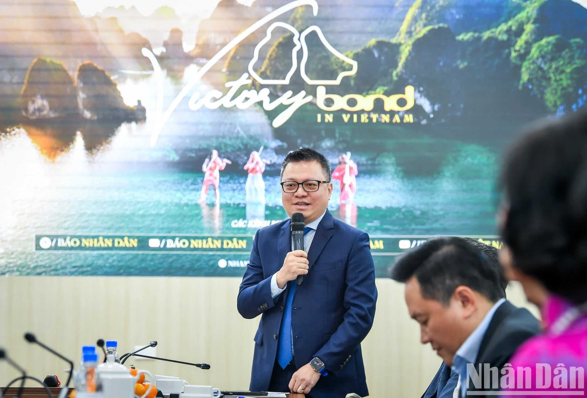 Báo Nhân Dân ra mắt video âm nhạc “Victory - Bond in Vietnam”