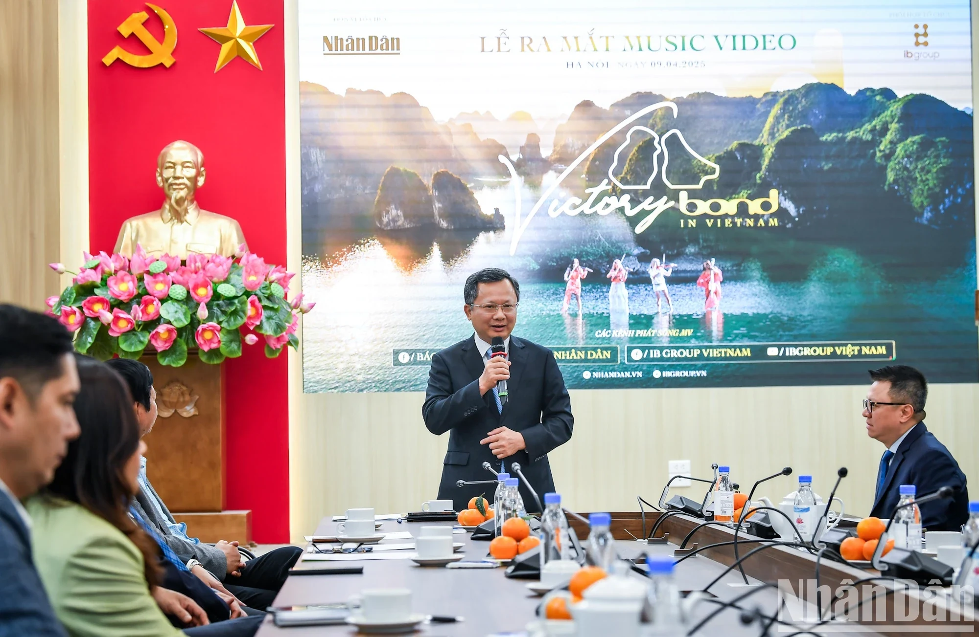 Báo Nhân Dân ra mắt video âm nhạc “Victory - Bond in Vietnam”