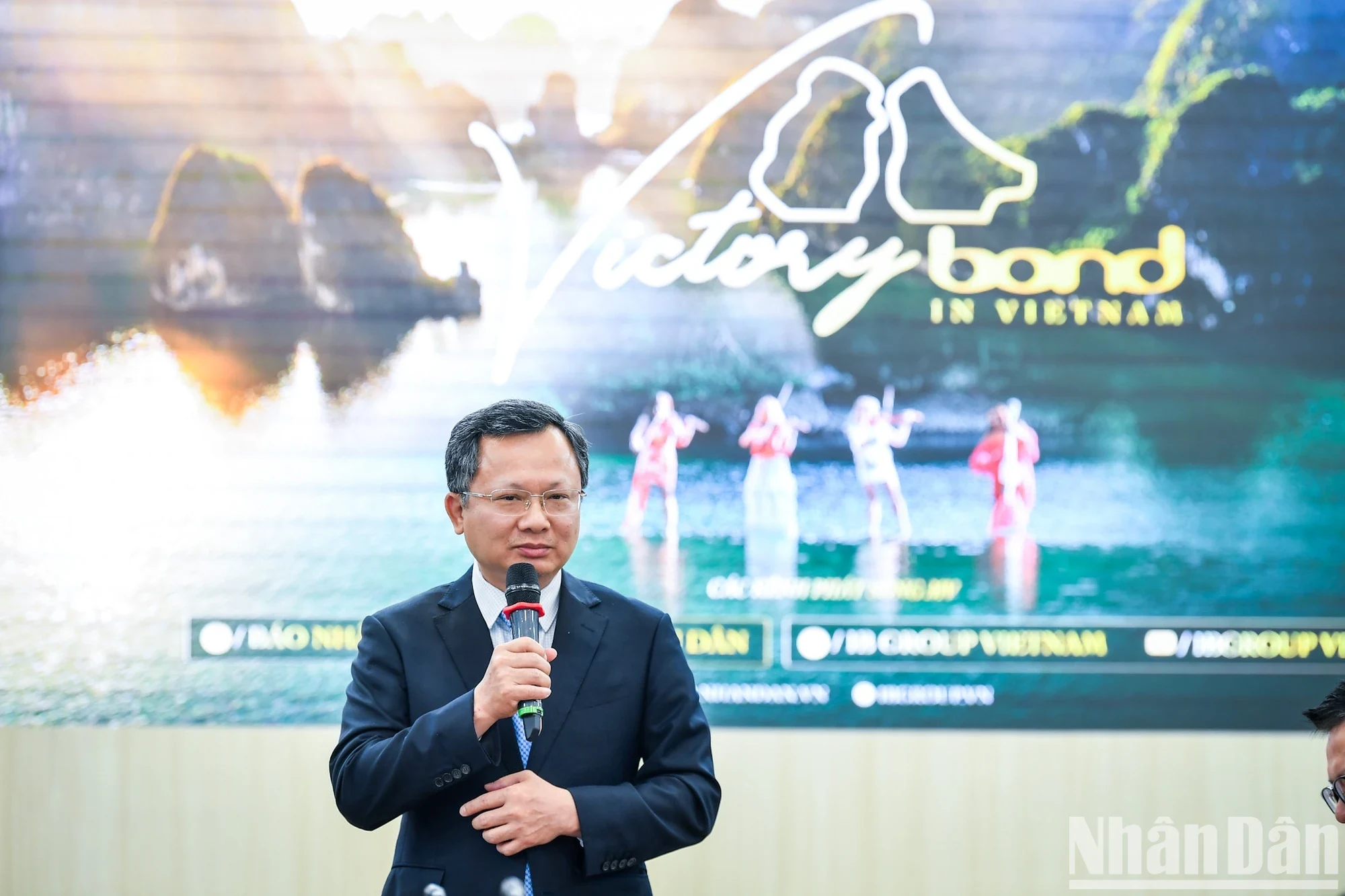 Báo Nhân Dân ra mắt video âm nhạc “Victory - Bond in Vietnam”