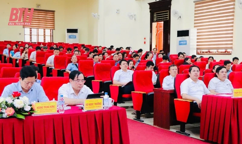 Đoàn ĐBQH tỉnh Thanh Hóa tiếp xúc cử tri huyện Yên Định