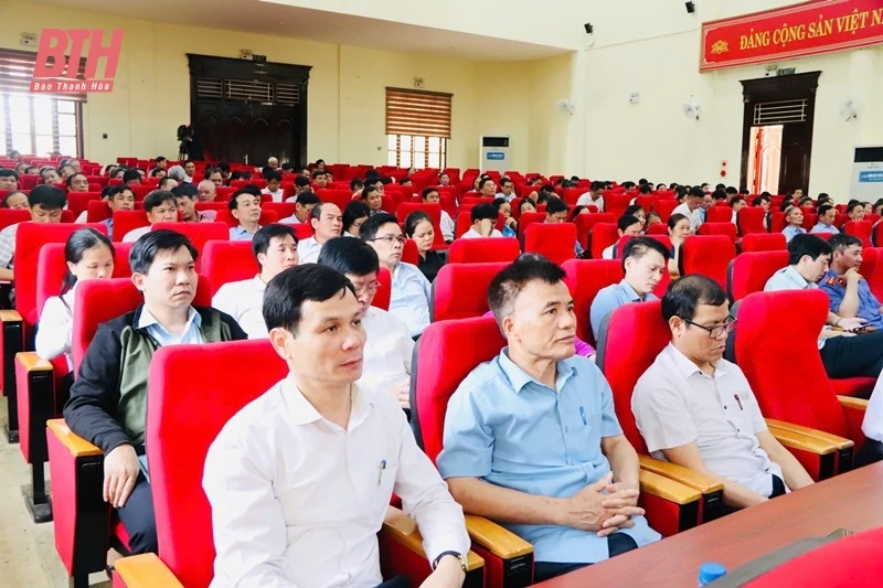 Đoàn ĐBQH tỉnh Thanh Hóa tiếp xúc cử tri huyện Yên Định