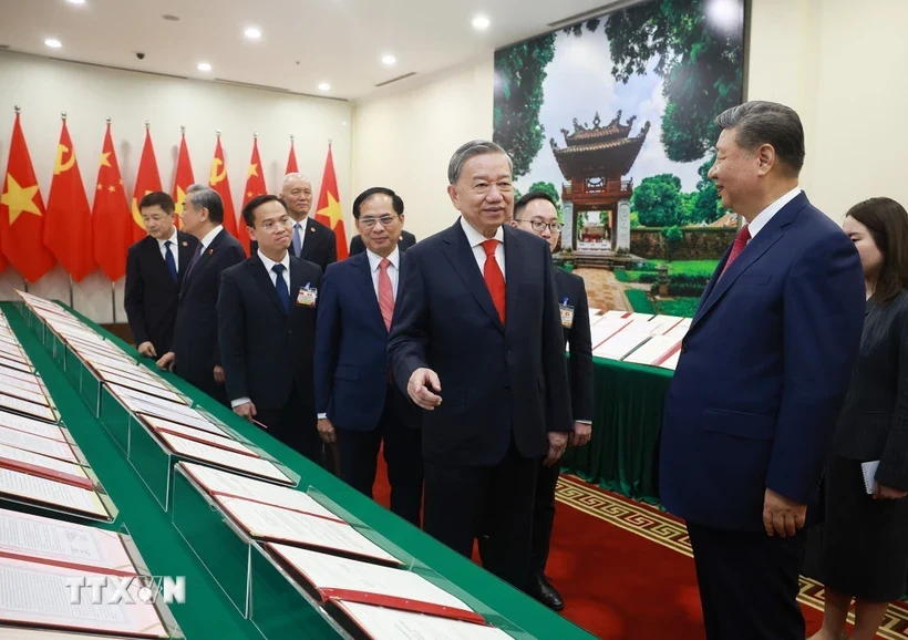 Bộ Xây dựng ký kết 7 văn kiện quan trọng đường sắt, đường bộ với Trung Quốc