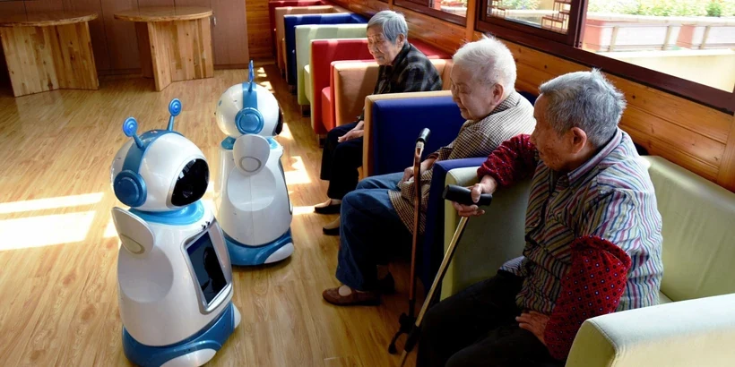 Trung Quốc: Khi robot trở thành người bạn đồng hành với người cao tuổi