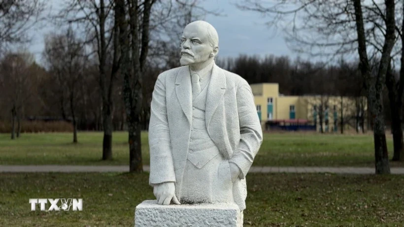 155 năm ngày sinh V.I.Lenin: Ánh sáng không thể tắt