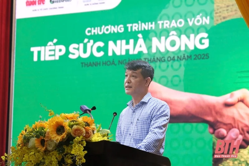 Nông dân huyện Lang Chánh được trao vốn Chương trình “Tiếp sức nhà nông”