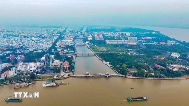 Sáp nhập tỉnh hướng biển: Mở rộng không gian phát triển trục Đông-Tây