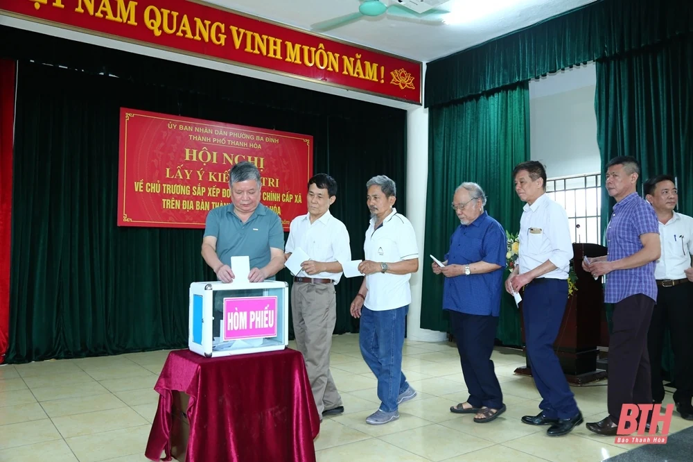 Phó Bí thư Thường trực Tỉnh ủy Lại Thế Nguyên dự hội nghị lấy ý kiến Nhân dân về phương án sắp xếp đơn vị hành chính cấp xã trên địa bàn thành phố Thanh Hóa