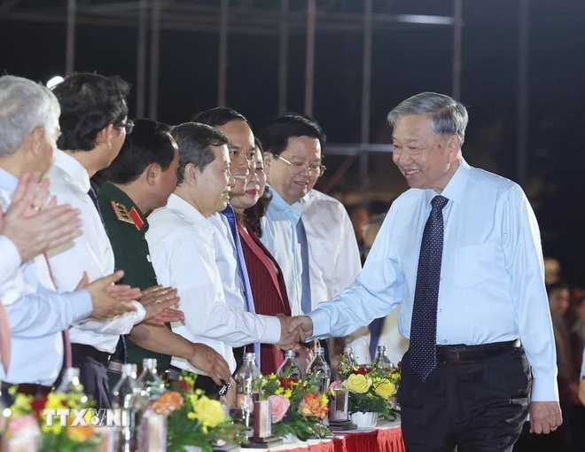 Hơn 1.000 nghệ sỹ, ca sỹ tham dự Chương trình nghệ thuật Đất nước trọn niềm vui