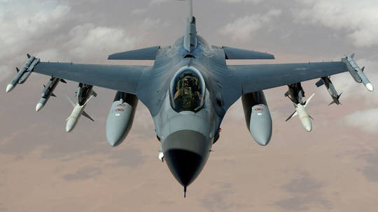 Mỹ chấp thuận gói hỗ trợ máy bay F-16 cho Ukraine