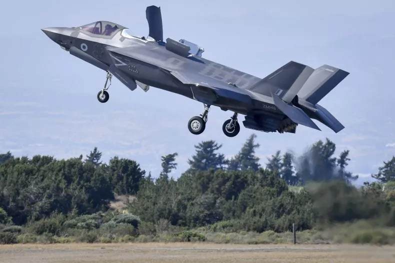Khủng hoảng F-35 gây áp lực lên Châu Âu