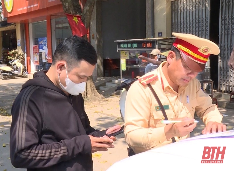 Tích cực tuần tra, phân luồng bảo đảm an toàn giao thông dịp nghỉ lễ