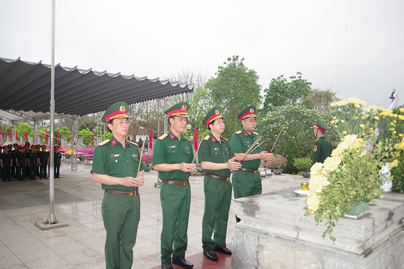 Bộ CHQS tỉnh Thanh Hóa tổ chức nhiều hoạt động tri ân dịp 30/4 