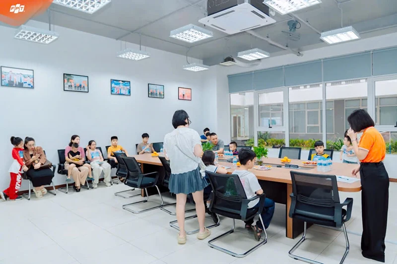 Chính thức lộ diện 21 học sinh đầu tiên nhận học bổng “Fschools - Hành trình tỏa sáng”