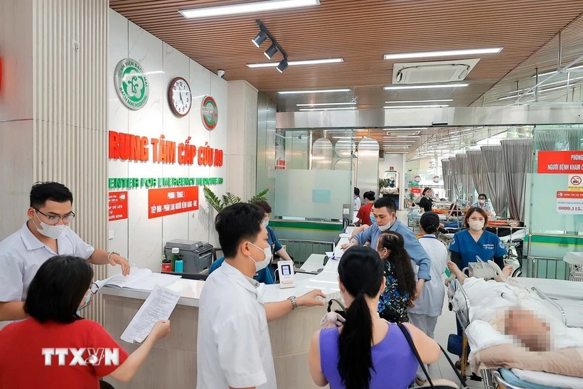 Các cơ sở khám, chữa bệnh thường trực 24/24 giờ, sẵn sàng các phương án cấp cứu