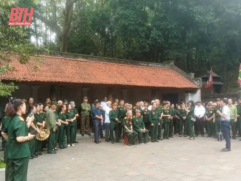 Du khách ấn tượng khi về miền du lịch tâm linh xứ Thanh