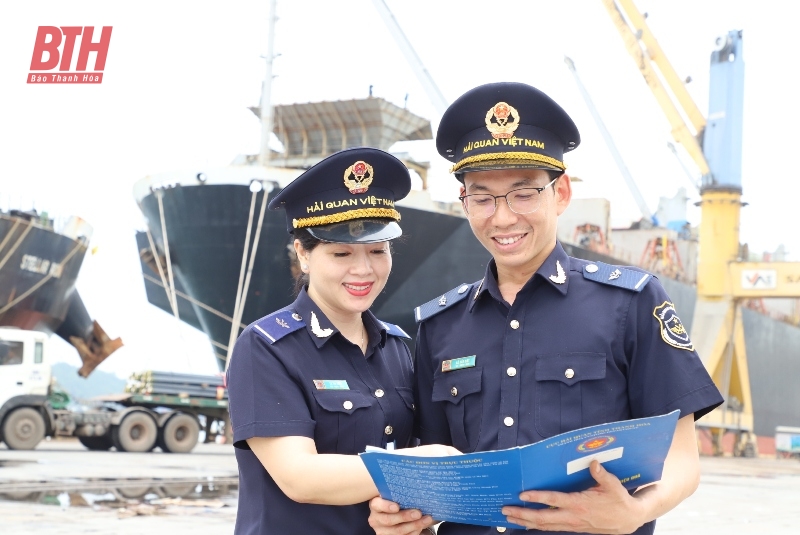 Không nghỉ lễ, cơ quan hải quan trực giải quyết thủ tục, thông quan nhanh chóng hàng hóa xuất nhập khẩu