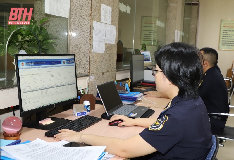 Không nghỉ lễ, cơ quan hải quan trực giải quyết thủ tục, thông quan nhanh chóng hàng hóa xuất nhập khẩu