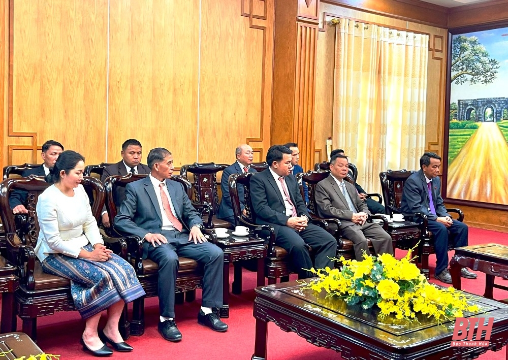 Đồng chí Trịnh Tuấn Sinh, Phó Bí thư Tỉnh ủy tiếp xã giao Đoàn đại biểu Mặt trận Lào xây dựng đất nước link vào m88 mới nhất Phăn