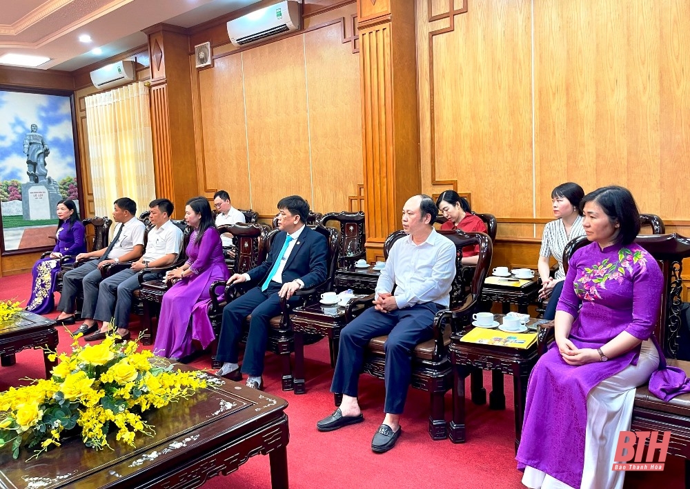 Đồng chí Trịnh Tuấn Sinh, Phó Bí thư Tỉnh ủy tiếp xã giao Đoàn đại biểu Mặt trận Lào xây dựng đất nước link vào m88 mới nhất Phăn