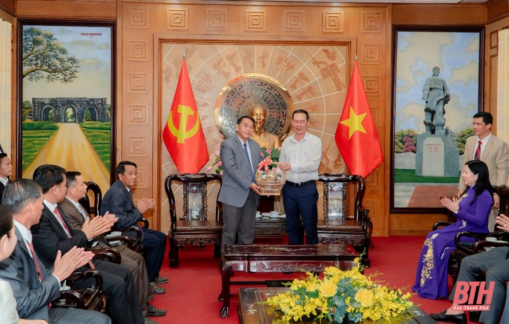 Đồng chí Trịnh Tuấn Sinh, Phó Bí thư Tỉnh ủy tiếp xã giao Đoàn đại biểu Mặt trận Lào xây dựng đất nước link vào m88 mới nhất Phăn
