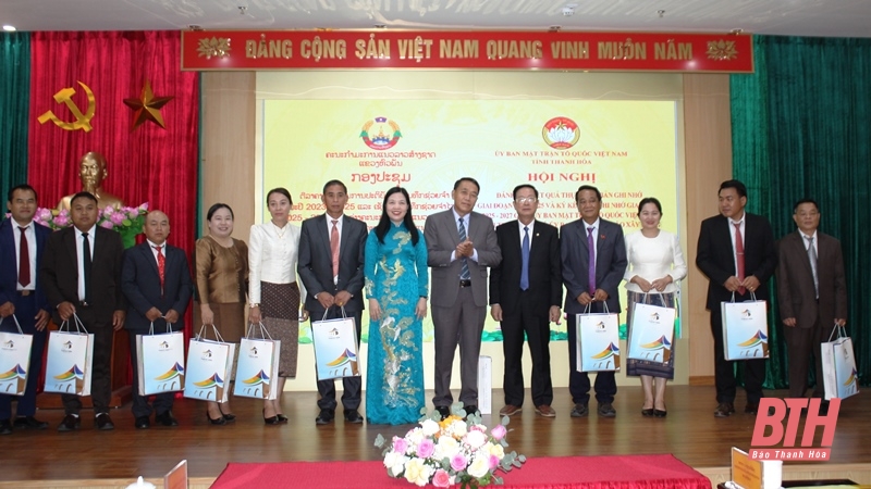 Mặt trận 2 tỉnh Thanh Hóa – Hủa Phăn ký kết bản ghi nhớ giai đoạn 2025-2027