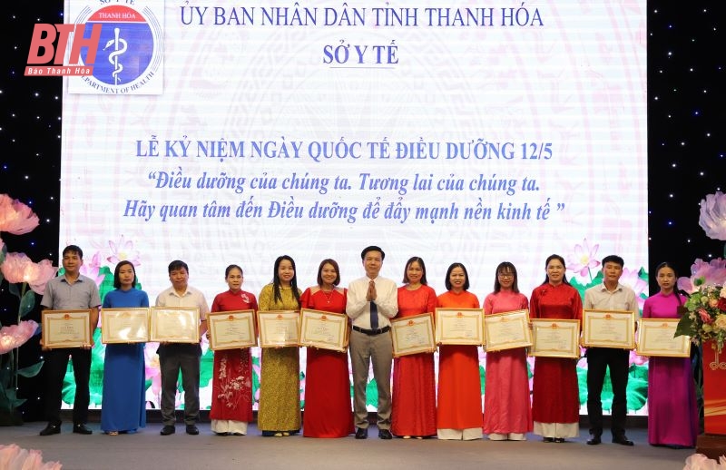 Kỷ niệm Ngày Quốc tế Điều dưỡng và cập nhật kiến thức trong thực hành lâm sàng, quản lý điều dưỡng