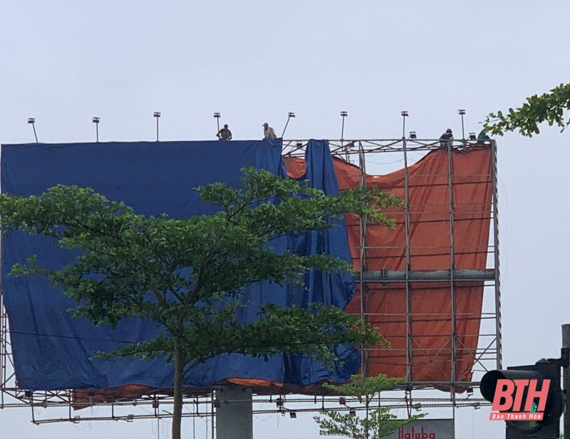 Lắp đặt mới biển quảng cáo ngoài trời sau phản ánh của Báo link vào m88 bhki
