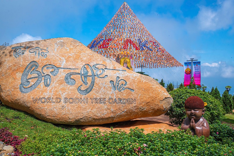 Ngắm không gian trang hoàng link vào m88 bhki núi Bà Đen trước thềm đại lễ Vesak 2025 ngày 8/5/2025