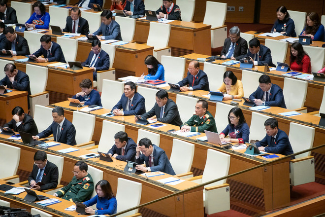 Họp Quốc hội: Giá vàng biến động khó lường, quản lý thị trường vàng còn hạn chế